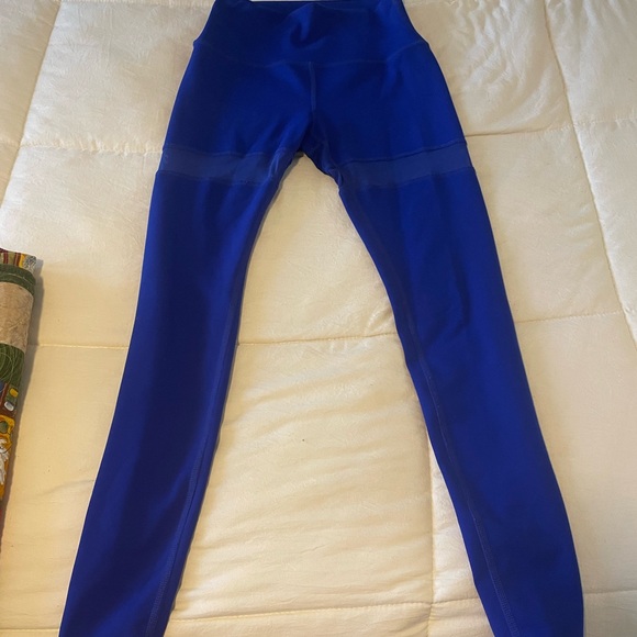 Blue alo leggings with sheer strip size small - Picture 2 of 3
